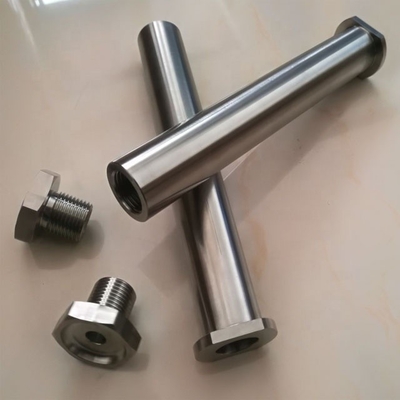 Fuse di lega di titanio con finitura naturale e diametro standard DIN 5/8 &quot;