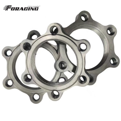 Prova prestazioni ineguagliabili di un'auto da corsa con un dado di titanio da 1-3/16&quot;-18 in argento.