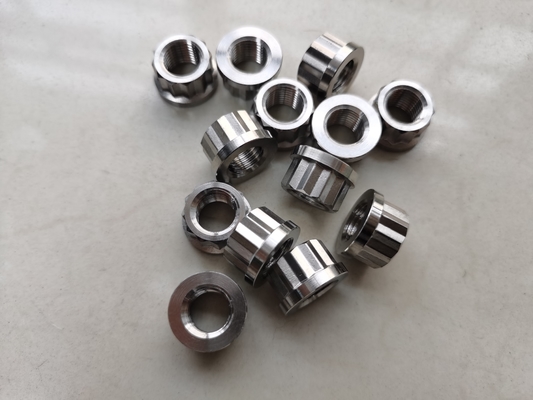 Argento universale 1/2&quot; -20 Titanio 12 PT Noccioline di flangia La combinazione definitiva di forza e versatilità in argento