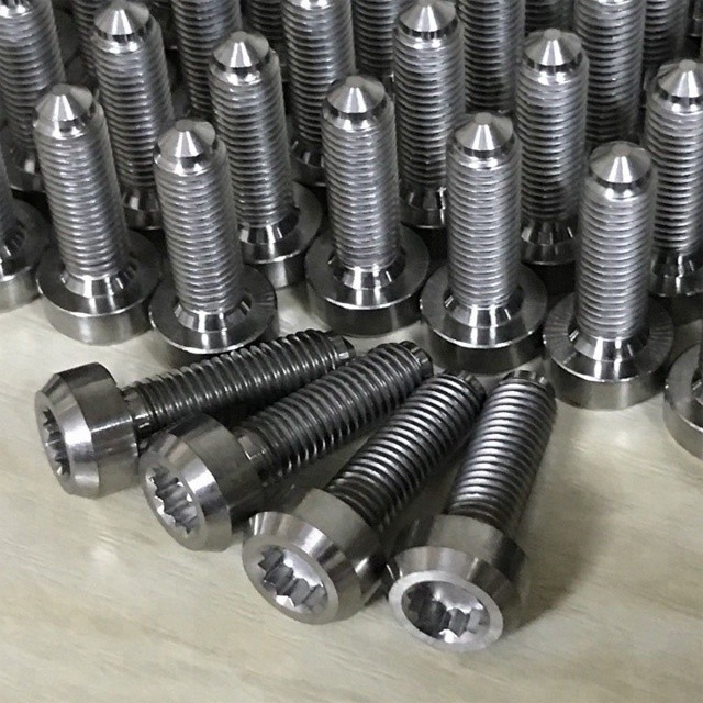 6AL-4V Lega di titanio M7*1.0 bulloni a bordo diviso per BBS Finitura naturale 24.5mm pronti per la spedizione